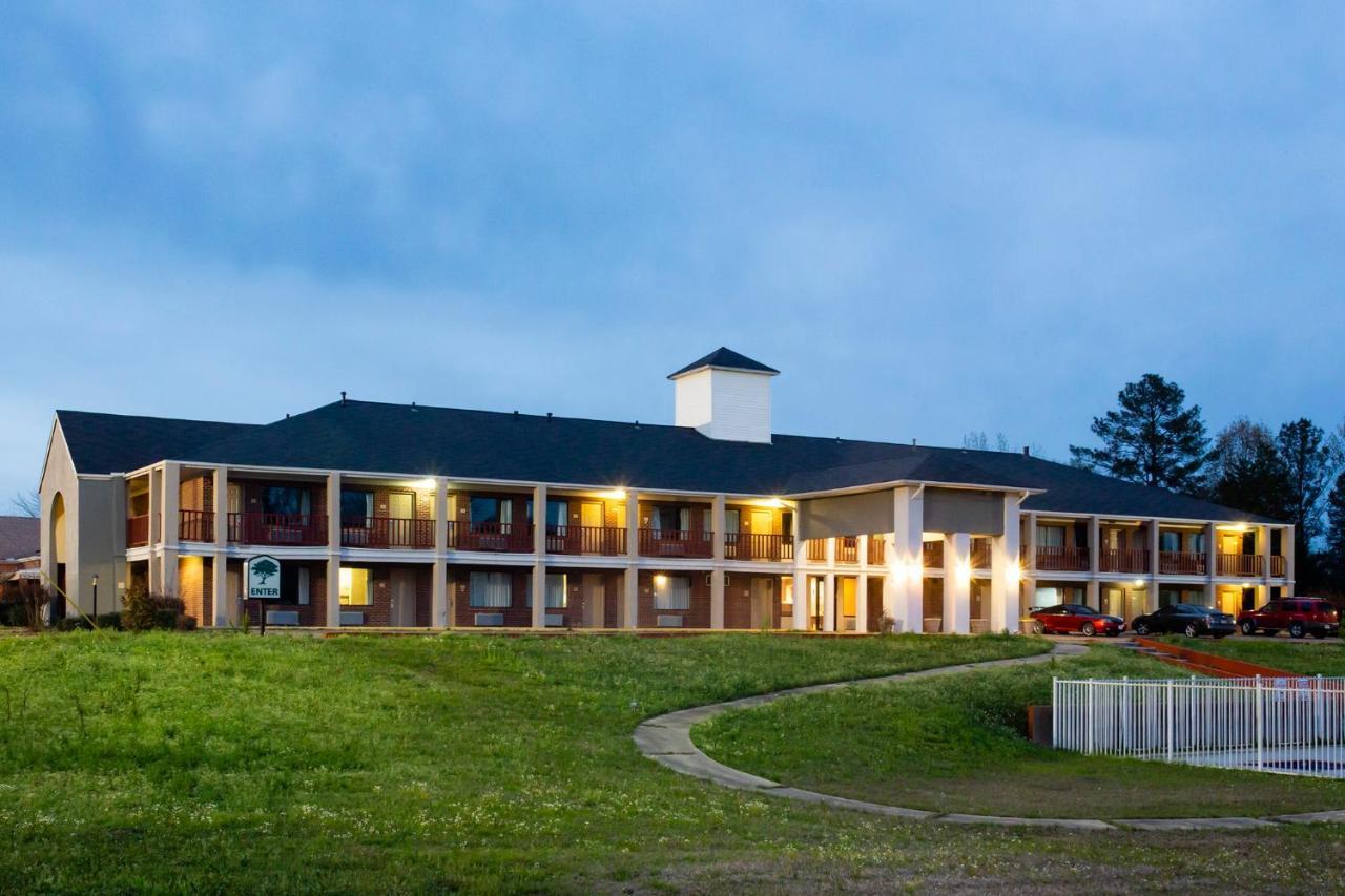 Oak Tree Inn Macon Exterior photo